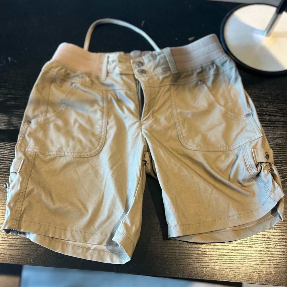 Athlete khaki shorts, size 4, cinch-able sides
